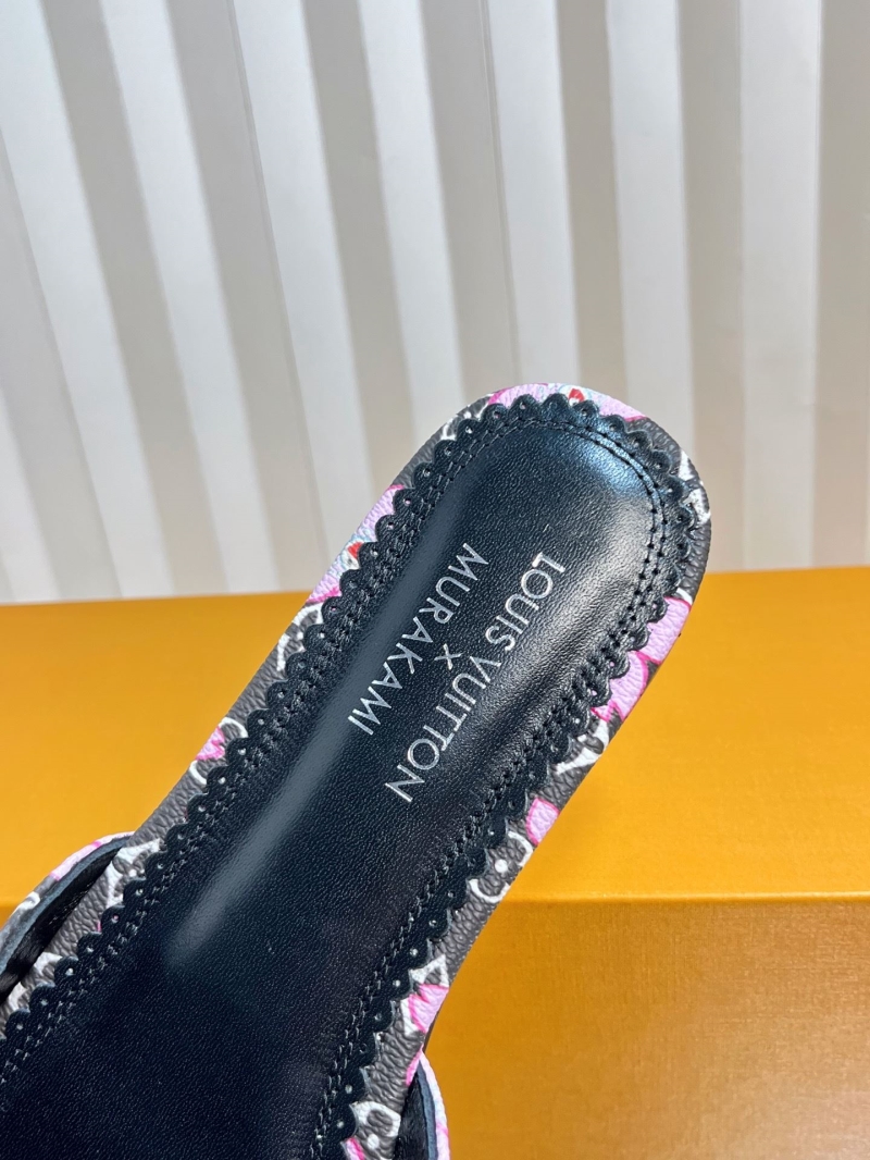 l0vis Vvtt0n slippers